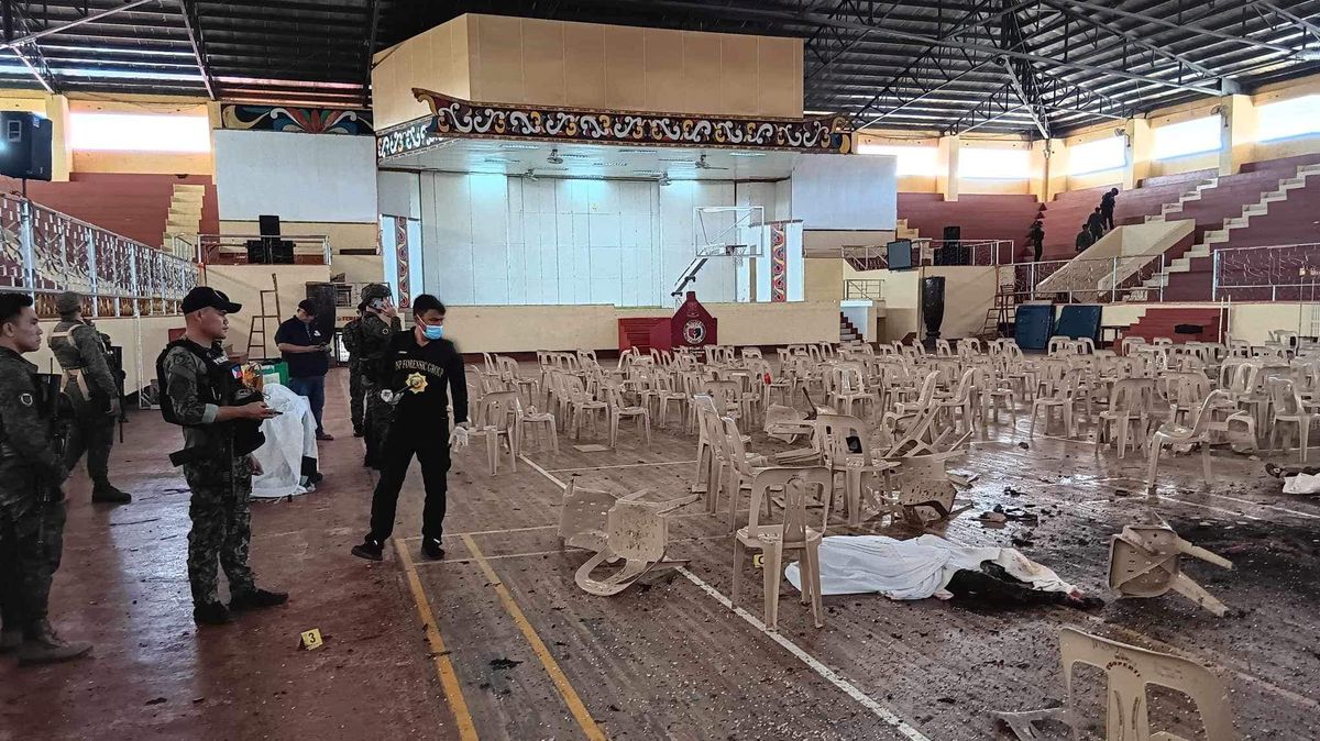 Čtyři mrtví po výbuchu na mši na jihu Filipín. Za útokem stojí zřejmě islamisté